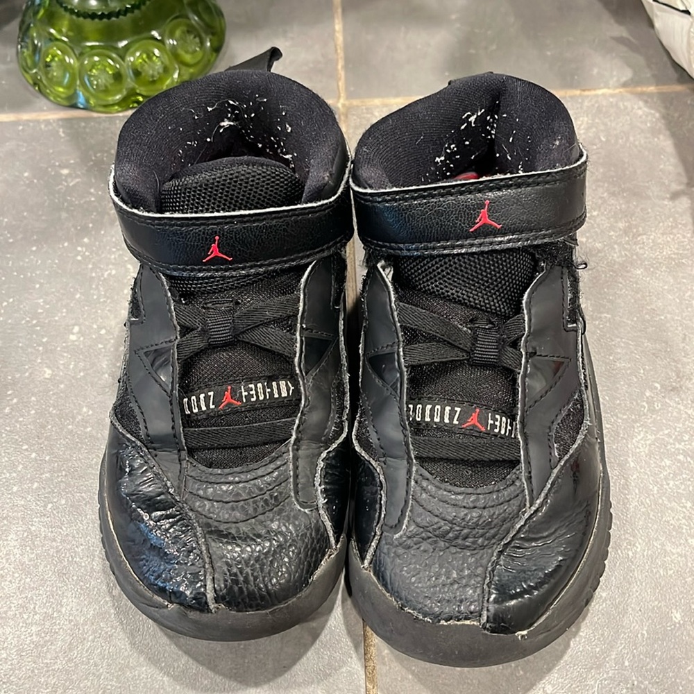 Toddler Jordan Sneakers gently used 10C